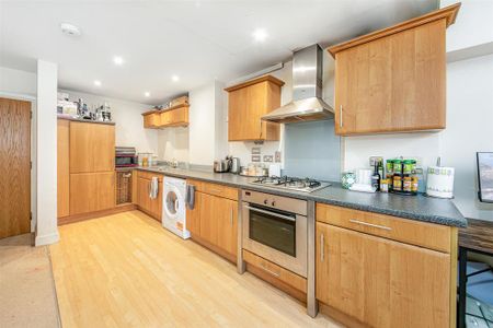 2 bedroom apartment to rent - Photo 3