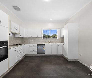 Spacious Renovated 1 Bedroom Home on Huge Land, Perfect for Singles... - Photo 2