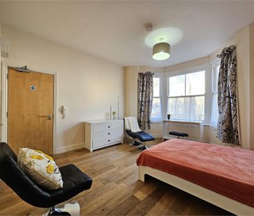 Flat 4, 24 Newmarket Road, Cambridge - Photo 3