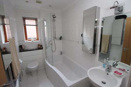 3 bedroom House To Let - Photo 5