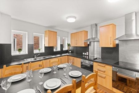 1 bedroom in a house share to rent - Photo 4