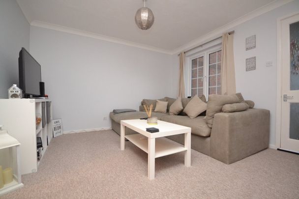 Shaw Drive, Walton-on-Thames, KT12 - Photo 1