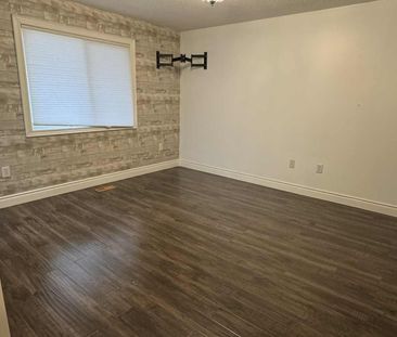 For Lease - 41 Melrose Avenue, Wasaga Beach, Ontario - Photo 3