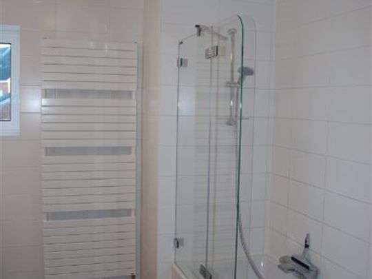 Instapklaar ruim luxe appartement op 1eV (zonder lift) met 2 slk, dakterras 36m² & ondergrondse autostaanplaats - Foto 1