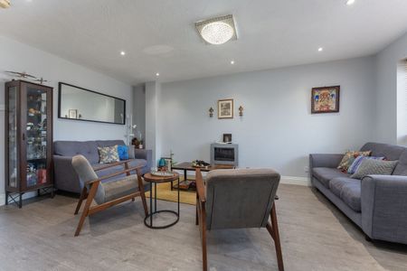 4 Bed Detached House, Whitstable Place, CR0 - Photo 5