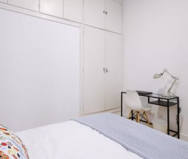 Room in a shared 8-bedroom apartment for rent in Trafalgar perfect ... - Foto 5