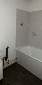 Location Appartement 2 pièces 47m² LA MADELEINE 59110 - Photo 4