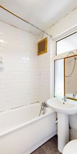 Modern Apartment - Photo 4