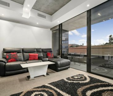 Discover luxury living redefined in this fully furnished oasis - Photo 3