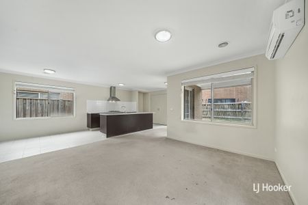 39 Tanami Street, Point Cook VIC, Belconnen - Photo 4