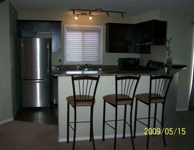 Luxury 2 bedroom suite Top 4th Floor | 11214 80 St NW, Edmonton - Photo 1