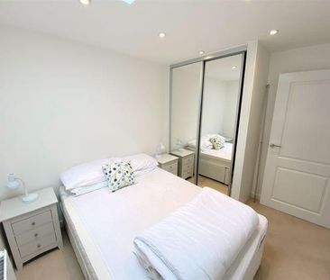 1 bedroom coach house to rent - Photo 3