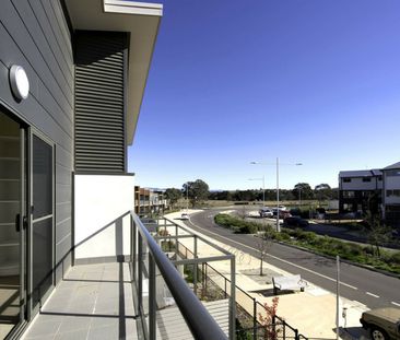 Modern Three Bedroom Townhouse - Photo 4