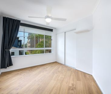 Beautifully Renovated Apartment On The Water! - Photo 3