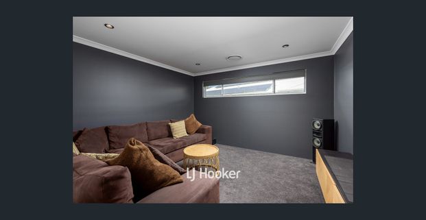 Luxury Living on Grandite Fairway - NOW UNFURNISHED - Photo 1