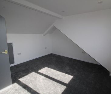 4 bedroom semi-detached house to rent - Photo 5