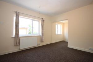 2 BEDROOM House - End Terrace - Photo 1