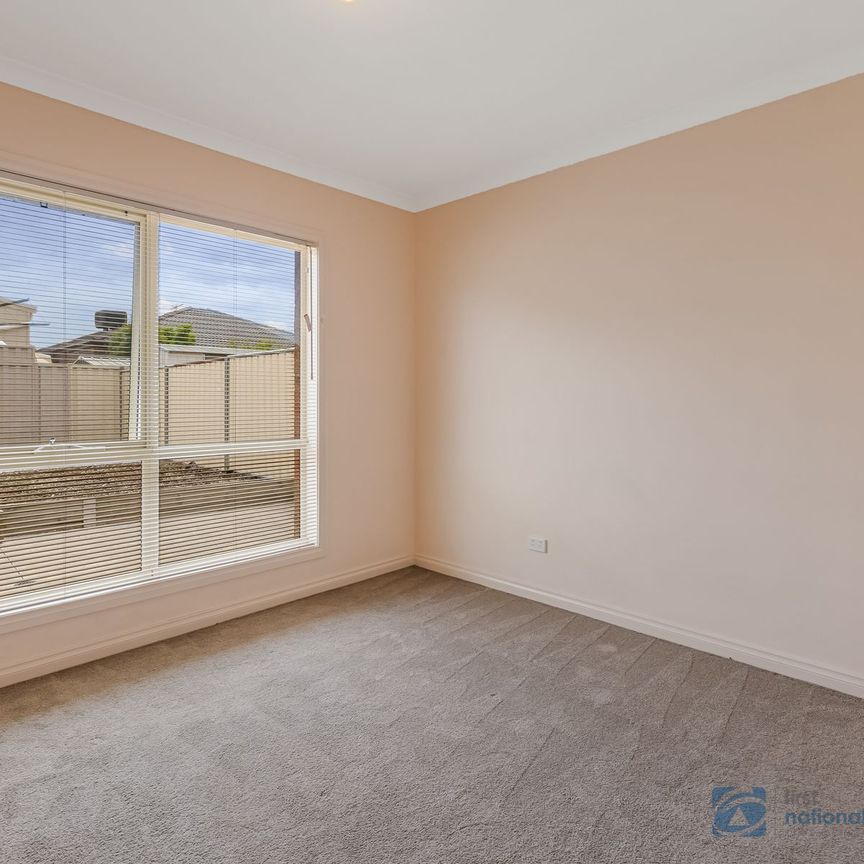 2/11 Panorama Avenue, 3337, Melton West Vic - Photo 1