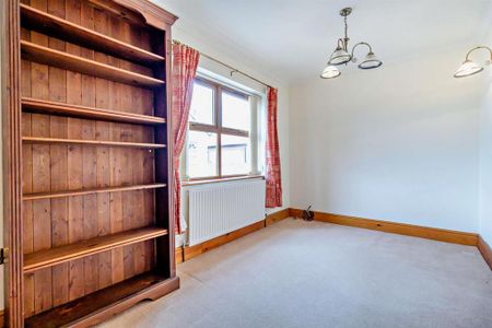 4 bedroom detached house to rent - Photo 3