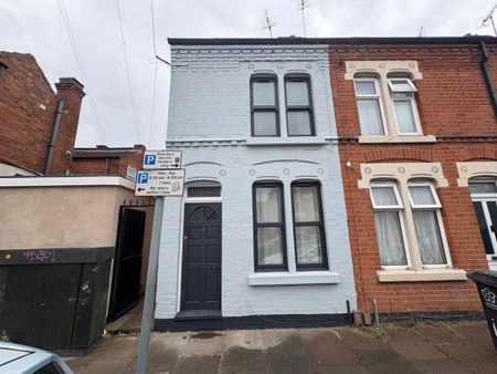 2 bedroom terraced house to rent - Photo 4