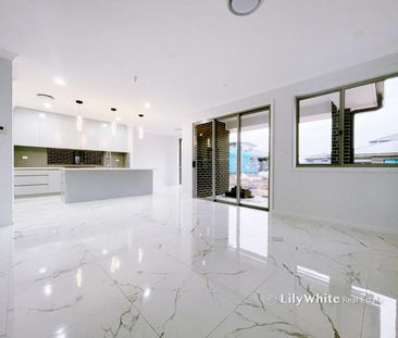 4-Bedroom Family Home in Austral! - Photo 5