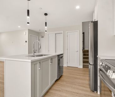 For Lease - 301 Glenroy Gilbert Drive Unit# 18, Barrhaven, Ontario - Photo 5