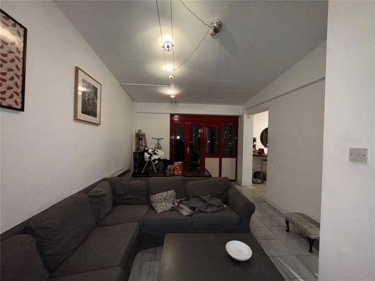4 bedroom flat share to rent - Photo 1