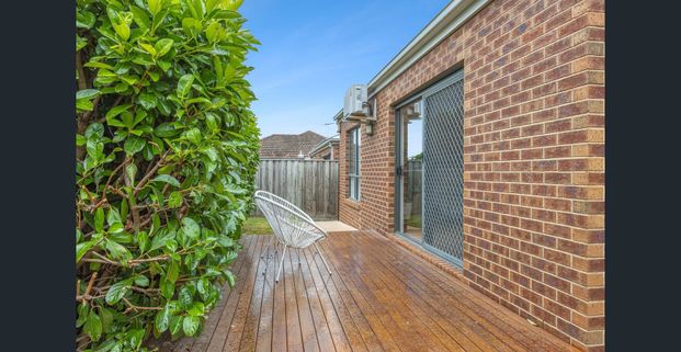 Renovated Modern Townhouse in Prime Herne Hill Location - Photo 1