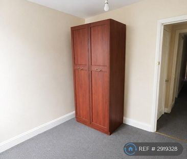 4 bedroom semi-detached house to rent - Photo 2