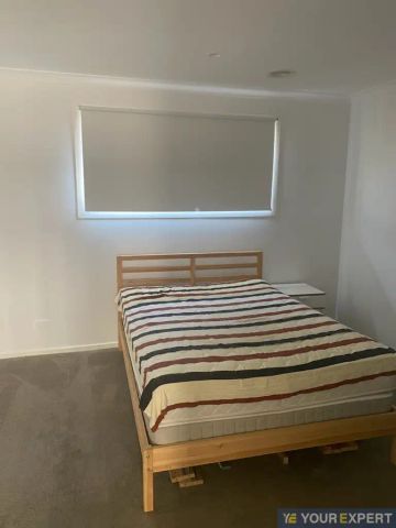 “Luxury Modern Living” - Photo 2