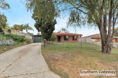 Central Family Home - Photo 4
