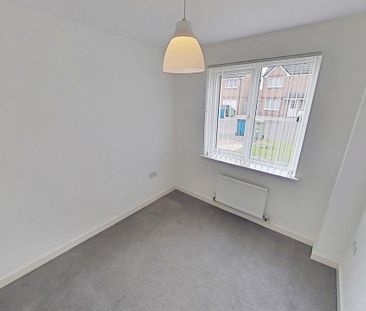 4 bedroom detached house to rent - Photo 4