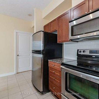 Burnhamthorpe/Hurontario Stunning 1Bdrm +Den Flr To Ceiling Windows - Photo 1