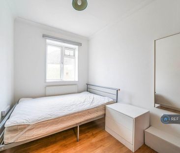 1 bedroom in a house share to rent - Photo 6