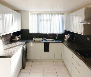 1 bedroom semi-detached house to rent - Photo 2