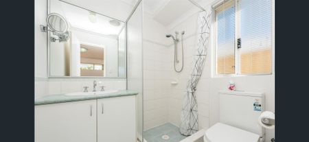 4x2 Family Home with Multiple Living Areas in Butler! - Photo 3