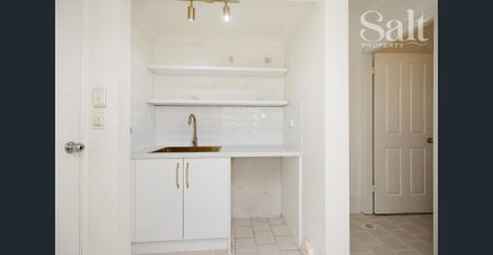 Easy living townhouse footsteps from Beaumont Street - Photo 3