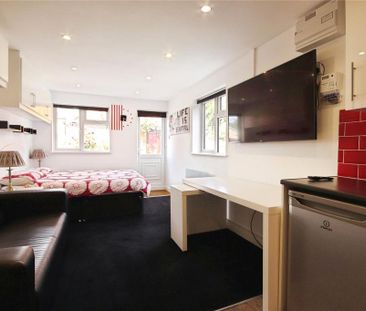 Maisonette to rent - Photo 1