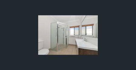 Immaculate 4-Bedroom Residence with Pool in Bohle Plains! - Photo 5