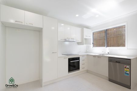 2BED FAMILY HOME WITH AIR-CON - Photo 4