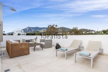 Alquiler de chalet pareado en Avenida La Finca, 17 - Photo 3