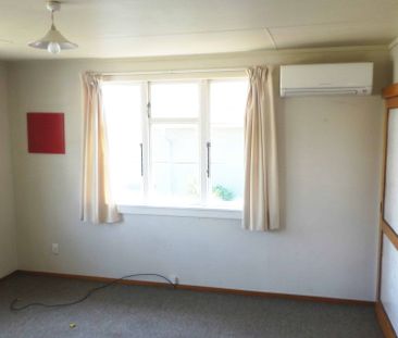 Comfortable Two Bedroom Home - Photo 3
