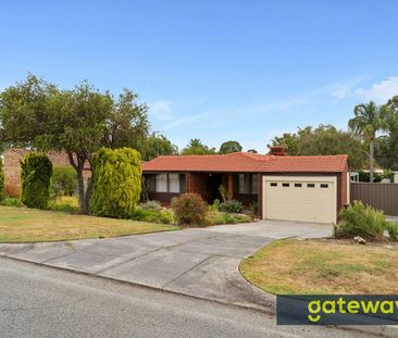 Charming 3 Bedroom Home in a Prime Leeming Location! - Photo 2