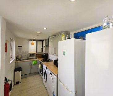 1 bedroom house of multiple occupation to rent - Photo 2