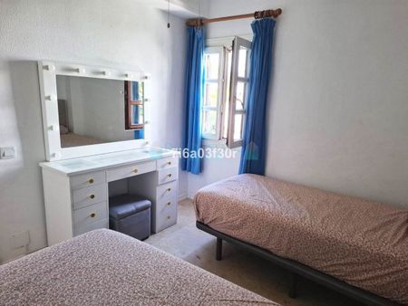 Penthouse for rent in Marbella - Photo 4