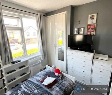 3 bedroom semi-detached house to rent - Photo 2