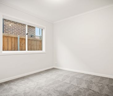 BRAND NEW 5 BEDROOM HOME IN GREAT LOCATION! - Photo 6