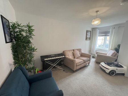 2 bedroom semi-detached house to rent - Photo 4