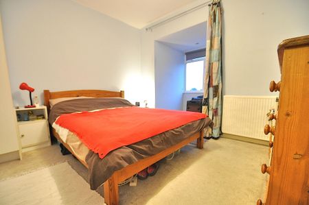 Cumberland Park, London, W3 6SY - Photo 2