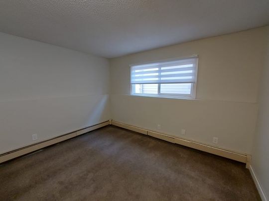 Charming 2 Bedroom Unit In Riverside Meadow! - Photo 1